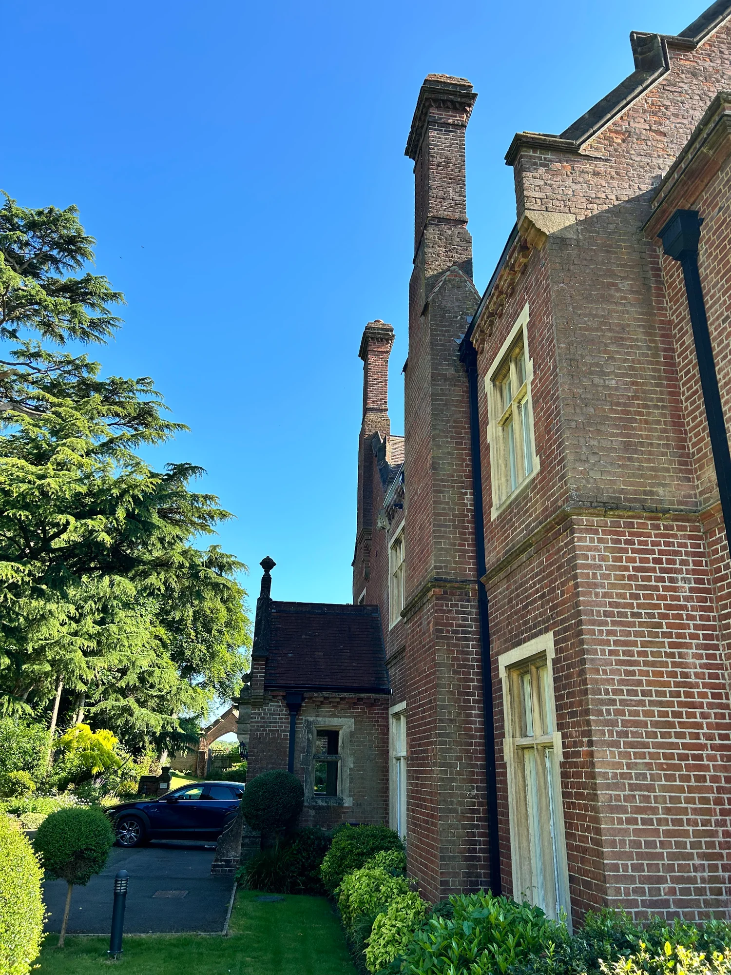 Durrants House side elevation and chimney stacks